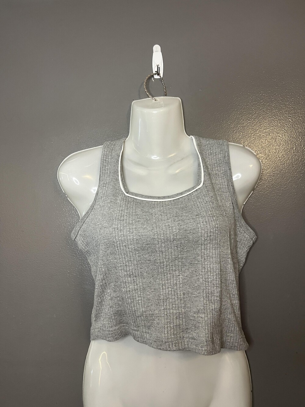 Bravo Tank Top Womens Medium Gray Ribbed Cropped 100% Cotton Shirt Casual